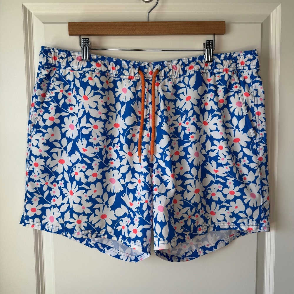 J.Crew 6” printed swim trunk - Size XL